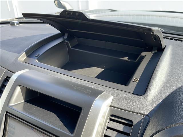 エクストレイル ２０ＧＴ　４ＷＤ　純正ナビ　ＢＴ　ＣＤ／ＤＶＤ再生　ＴＶ　バックカメラ　ＭＡＫアルミ　ＧＤマフラー　社外テールランプ　クルーズコントロール　オートＨＩＤライト　フォグランプ　ルーフレール　スマートキー　ＥＴＣ（13枚目）