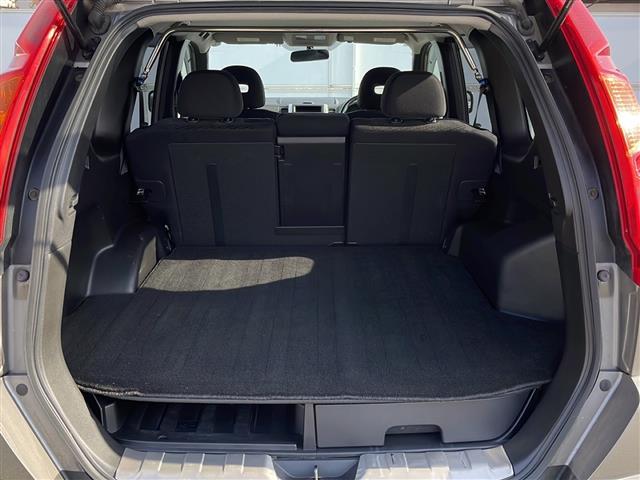 エクストレイル ２０ＧＴ　４ＷＤ　純正ナビ　ＢＴ　ＣＤ／ＤＶＤ再生　ＴＶ　バックカメラ　ＭＡＫアルミ　ＧＤマフラー　社外テールランプ　クルーズコントロール　オートＨＩＤライト　フォグランプ　ルーフレール　スマートキー　ＥＴＣ（26枚目）