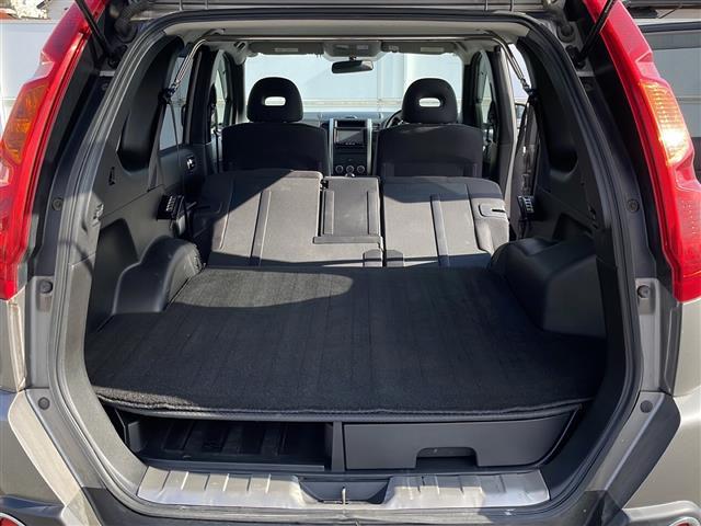 エクストレイル ２０ＧＴ　４ＷＤ　純正ナビ　ＢＴ　ＣＤ／ＤＶＤ再生　ＴＶ　バックカメラ　ＭＡＫアルミ　ＧＤマフラー　社外テールランプ　クルーズコントロール　オートＨＩＤライト　フォグランプ　ルーフレール　スマートキー　ＥＴＣ（27枚目）