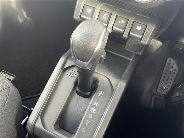 ジムニーノマド ＦＣ　デュアルブレーキサポート　純正８型ナビ　バックＣ　前後ドラレコ　フルセグ　レーダークルーズ　ビルドインＥＴＣ　シートヒーター　ミラーヒーター　ヘッドライトウォッシャー　コーナーセンサー　スペアキー（19枚目）