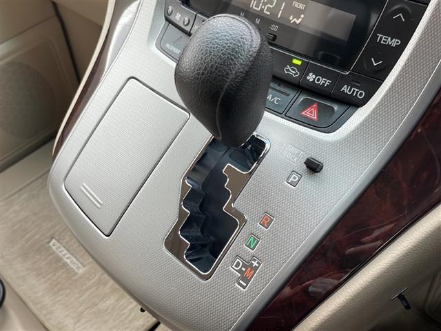 ヴェルファイア ２．４Ｘ　フリップダウンモニター　社外ＨＤＤナビ　Ｂｌｕｅｔｏｏｔｈ　ＣＤ／ＤＶＤ再生　フルセグ　バックカメラ　両側パワースライドドア　オートＨＩＤライト　ドライブレコーダー　ビルトインＥＴＣ　スマートキー（22枚目）