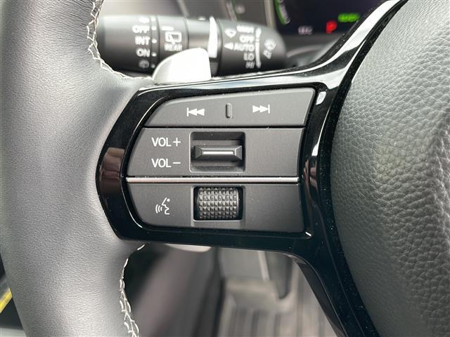 ＺＲ－Ｖ ｅ：ＨＥＶ　Ｚ　ＢＯＳＥサウンド　純正ナビ　ＢＴ　ＵＳＢ　全方位Ｃ　レーダークルコン　ＬＥＤオートマチックハイビーム　ダウンヒルコントロール　レザーシート　シートヒーター　電動Ｒゲート　ステアヒーター　ＥＴＣ２．０（8枚目）