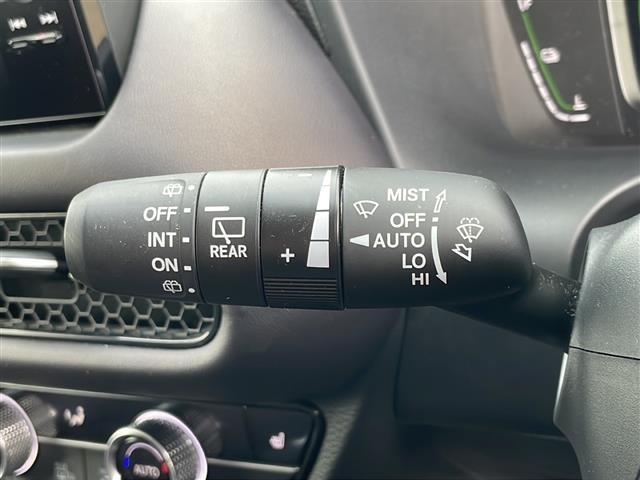 ＺＲ－Ｖ ｅ：ＨＥＶ　Ｚ　ＢＯＳＥサウンド　純正ナビ　ＢＴ　ＵＳＢ　全方位Ｃ　レーダークルコン　ＬＥＤオートマチックハイビーム　ダウンヒルコントロール　レザーシート　シートヒーター　電動Ｒゲート　ステアヒーター　ＥＴＣ２．０（10枚目）