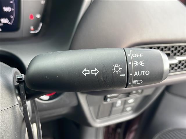 ＺＲ－Ｖ ｅ：ＨＥＶ　Ｚ　ＢＯＳＥサウンド　純正ナビ　ＢＴ　ＵＳＢ　全方位Ｃ　レーダークルコン　ＬＥＤオートマチックハイビーム　ダウンヒルコントロール　レザーシート　シートヒーター　電動Ｒゲート　ステアヒーター　ＥＴＣ２．０（11枚目）