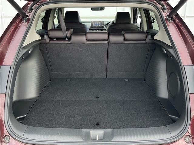 ＺＲ－Ｖ ｅ：ＨＥＶ　Ｚ　ＢＯＳＥサウンド　純正ナビ　ＢＴ　ＵＳＢ　全方位Ｃ　レーダークルコン　ＬＥＤオートマチックハイビーム　ダウンヒルコントロール　レザーシート　シートヒーター　電動Ｒゲート　ステアヒーター　ＥＴＣ２．０（29枚目）