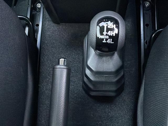 ジムニーシエラ ＪＣ　ワンオーナー　スズキレーダーブレーキサポート　シートヒーター　クルーズコントロール　ヒルディセントコントロール　純正１５インチＡＷ　ミラーヒーター　オートＬＥＤライト　フォグランプ　スペアキー（18枚目）