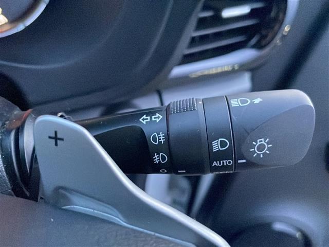 ハイラックス Ｚ　ＧＲスポーツ　ワンオーナー　寒冷地仕様　８型ナビ　全周囲Ｃ　ＧＲスポーツシート　パワーシート　ＥＴＣ２．０　パドルシフト　レーダークルーズ　ＧＲスポーツステアリング　コーナーセンサー　ＧＲ１８ＡＷ　トノカバー（12枚目）