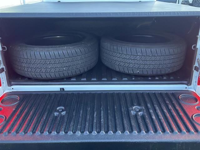 ハイラックス Ｚ　ＧＲスポーツ　ワンオーナー　寒冷地仕様　８型ナビ　全周囲Ｃ　ＧＲスポーツシート　パワーシート　ＥＴＣ２．０　パドルシフト　レーダークルーズ　ＧＲスポーツステアリング　コーナーセンサー　ＧＲ１８ＡＷ　トノカバー（24枚目）