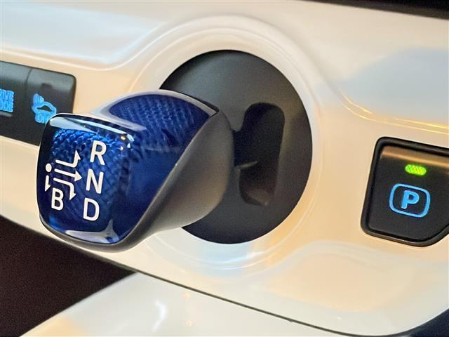 プリウス A 4WD 寒冷地仕様 SDナビ BT CD DVD バックC オートLEDライト オートマチックハイビーム ビルトインETC パーキングアシスト クルーズコントロール 前後コーナーセンサー スマートキー(19枚目)