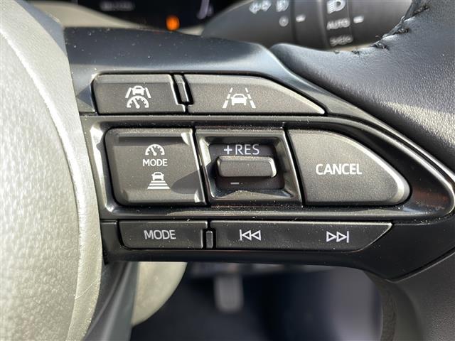 ヤリスクロス ハイブリッドZ ウルバーノ ワンオーナー 寒冷地仕様 ナビ 全周囲C フルセグ BSM 電動ハーフレザーシート シートヒーター ステアリングヒーター レーダークルーズ HDMI ビルドインETC2.0 純正ブラック18AW(10枚目)