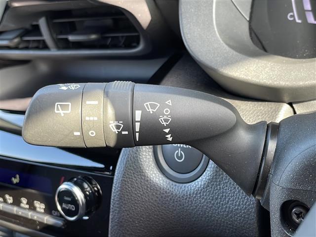 ヤリスクロス ハイブリッドZ ウルバーノ ワンオーナー 寒冷地仕様 ナビ 全周囲C フルセグ BSM 電動ハーフレザーシート シートヒーター ステアリングヒーター レーダークルーズ HDMI ビルドインETC2.0 純正ブラック18AW(11枚目)