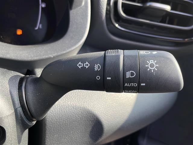 ヤリスクロス ハイブリッドZ ウルバーノ ワンオーナー 寒冷地仕様 ナビ 全周囲C フルセグ BSM 電動ハーフレザーシート シートヒーター ステアリングヒーター レーダークルーズ HDMI ビルドインETC2.0 純正ブラック18AW(12枚目)