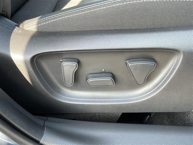 ヤリスクロス ハイブリッドZ ウルバーノ ワンオーナー 寒冷地仕様 ナビ 全周囲C フルセグ BSM 電動ハーフレザーシート シートヒーター ステアリングヒーター レーダークルーズ HDMI ビルドインETC2.0 純正ブラック18AW(15枚目)