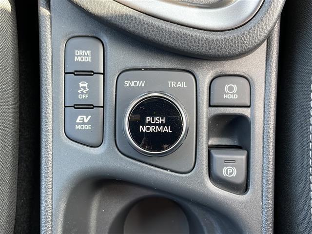 ヤリスクロス ハイブリッドZ ウルバーノ ワンオーナー 寒冷地仕様 ナビ 全周囲C フルセグ BSM 電動ハーフレザーシート シートヒーター ステアリングヒーター レーダークルーズ HDMI ビルドインETC2.0 純正ブラック18AW(22枚目)