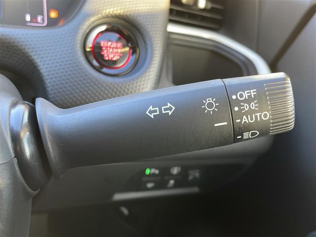 フィット ベーシック　４ＷＤ　ＳＤナビ　Ｂｌｕｅｔｏｏｔｈ　クルーズコントロール　コーナーセンサー　　衝突軽減ブレーキ（ＣＭＢＳ）　誤発進抑制機能　後方誤発進抑制機能　近距離衝突軽減ブレーキ　歩行者事故低減ステアリング（10枚目）