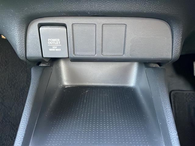 フィット ベーシック　４ＷＤ　ＳＤナビ　Ｂｌｕｅｔｏｏｔｈ　クルーズコントロール　コーナーセンサー　　衝突軽減ブレーキ（ＣＭＢＳ）　誤発進抑制機能　後方誤発進抑制機能　近距離衝突軽減ブレーキ　歩行者事故低減ステアリング（19枚目）