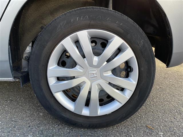 フィット ベーシック　４ＷＤ　ＳＤナビ　Ｂｌｕｅｔｏｏｔｈ　クルーズコントロール　コーナーセンサー　　衝突軽減ブレーキ（ＣＭＢＳ）　誤発進抑制機能　後方誤発進抑制機能　近距離衝突軽減ブレーキ　歩行者事故低減ステアリング（31枚目）