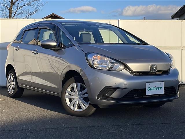 フィット ベーシック　４ＷＤ　ＳＤナビ　Ｂｌｕｅｔｏｏｔｈ　クルーズコントロール　コーナーセンサー　　衝突軽減ブレーキ（ＣＭＢＳ）　誤発進抑制機能　後方誤発進抑制機能　近距離衝突軽減ブレーキ　歩行者事故低減ステアリング（32枚目）