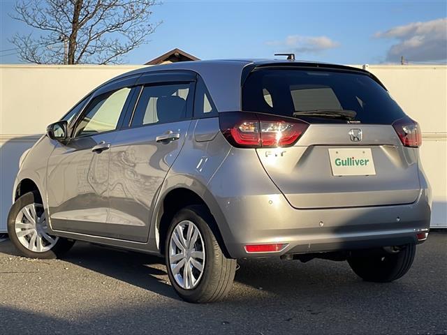 フィット ベーシック　４ＷＤ　ＳＤナビ　Ｂｌｕｅｔｏｏｔｈ　クルーズコントロール　コーナーセンサー　　衝突軽減ブレーキ（ＣＭＢＳ）　誤発進抑制機能　後方誤発進抑制機能　近距離衝突軽減ブレーキ　歩行者事故低減ステアリング（36枚目）