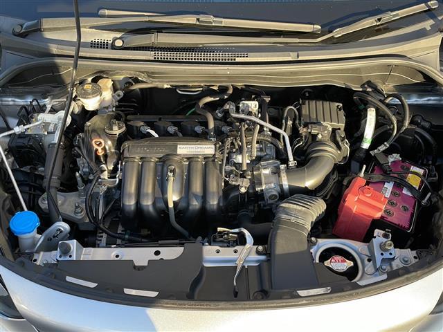 フィット ベーシック　４ＷＤ　ＳＤナビ　Ｂｌｕｅｔｏｏｔｈ　クルーズコントロール　コーナーセンサー　　衝突軽減ブレーキ（ＣＭＢＳ）　誤発進抑制機能　後方誤発進抑制機能　近距離衝突軽減ブレーキ　歩行者事故低減ステアリング（42枚目）