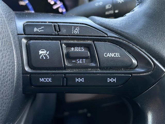 ヤリスクロス ハイブリッドＺ　トヨタセーフティセンス　アドバンストパーク　ＢＳＭ　純正８型ナビ　全周囲Ｃ　Ｂｌｕｅｔｏｏｔｈ　ＵＳＢ接続　ＤＶＤ再生　シートヒーター　ステアヒーター　コーナーセンサー　ビルトインＥＴＣ　純正１８ＡＷ（10枚目）