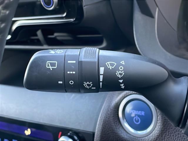 ヤリスクロス ハイブリッドＺ　トヨタセーフティセンス　アドバンストパーク　ＢＳＭ　純正８型ナビ　全周囲Ｃ　Ｂｌｕｅｔｏｏｔｈ　ＵＳＢ接続　ＤＶＤ再生　シートヒーター　ステアヒーター　コーナーセンサー　ビルトインＥＴＣ　純正１８ＡＷ（11枚目）