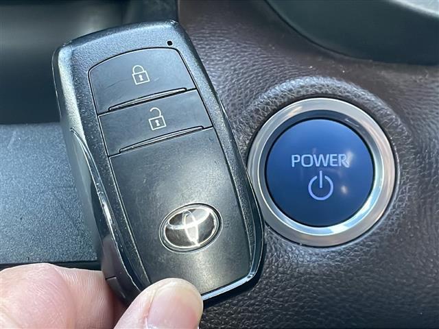 ヤリスクロス ハイブリッドＺ　トヨタセーフティセンス　アドバンストパーク　ＢＳＭ　純正８型ナビ　全周囲Ｃ　Ｂｌｕｅｔｏｏｔｈ　ＵＳＢ接続　ＤＶＤ再生　シートヒーター　ステアヒーター　コーナーセンサー　ビルトインＥＴＣ　純正１８ＡＷ（16枚目）