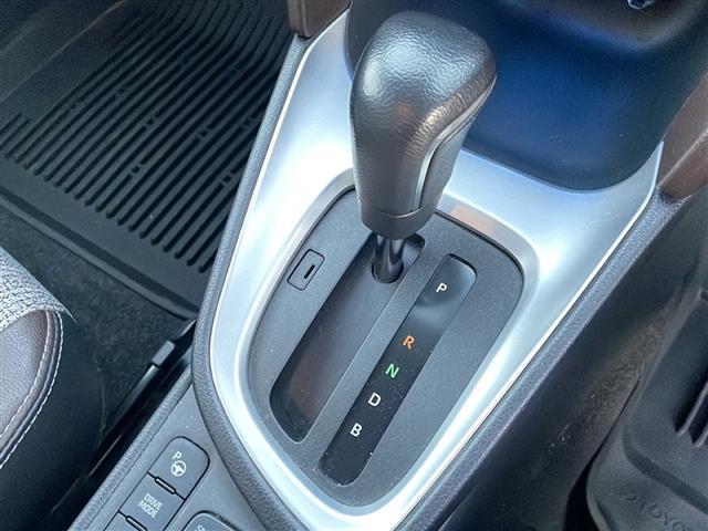 ヤリスクロス ハイブリッドＺ　トヨタセーフティセンス　アドバンストパーク　ＢＳＭ　純正８型ナビ　全周囲Ｃ　Ｂｌｕｅｔｏｏｔｈ　ＵＳＢ接続　ＤＶＤ再生　シートヒーター　ステアヒーター　コーナーセンサー　ビルトインＥＴＣ　純正１８ＡＷ（22枚目）