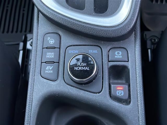 ヤリスクロス ハイブリッドＺ　トヨタセーフティセンス　アドバンストパーク　ＢＳＭ　純正８型ナビ　全周囲Ｃ　Ｂｌｕｅｔｏｏｔｈ　ＵＳＢ接続　ＤＶＤ再生　シートヒーター　ステアヒーター　コーナーセンサー　ビルトインＥＴＣ　純正１８ＡＷ（23枚目）