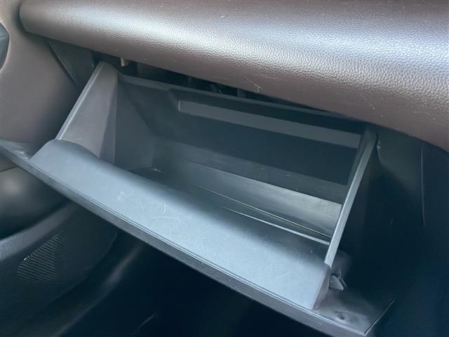 ヤリスクロス ハイブリッドＺ　トヨタセーフティセンス　アドバンストパーク　ＢＳＭ　純正８型ナビ　全周囲Ｃ　Ｂｌｕｅｔｏｏｔｈ　ＵＳＢ接続　ＤＶＤ再生　シートヒーター　ステアヒーター　コーナーセンサー　ビルトインＥＴＣ　純正１８ＡＷ（26枚目）