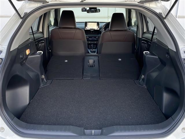 ヤリスクロス ハイブリッドＺ　トヨタセーフティセンス　アドバンストパーク　ＢＳＭ　純正８型ナビ　全周囲Ｃ　Ｂｌｕｅｔｏｏｔｈ　ＵＳＢ接続　ＤＶＤ再生　シートヒーター　ステアヒーター　コーナーセンサー　ビルトインＥＴＣ　純正１８ＡＷ（30枚目）