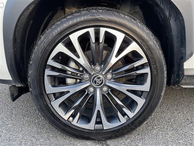 ヤリスクロス ハイブリッドＺ　トヨタセーフティセンス　アドバンストパーク　ＢＳＭ　純正８型ナビ　全周囲Ｃ　Ｂｌｕｅｔｏｏｔｈ　ＵＳＢ接続　ＤＶＤ再生　シートヒーター　ステアヒーター　コーナーセンサー　ビルトインＥＴＣ　純正１８ＡＷ（32枚目）