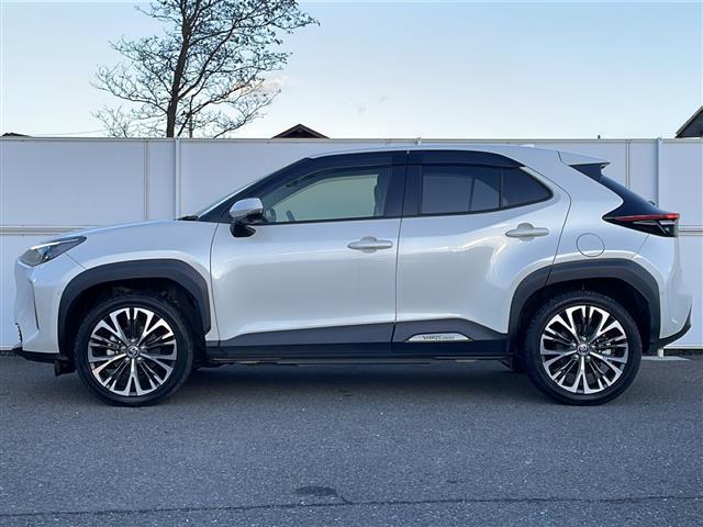 ヤリスクロス ハイブリッドＺ　トヨタセーフティセンス　アドバンストパーク　ＢＳＭ　純正８型ナビ　全周囲Ｃ　Ｂｌｕｅｔｏｏｔｈ　ＵＳＢ接続　ＤＶＤ再生　シートヒーター　ステアヒーター　コーナーセンサー　ビルトインＥＴＣ　純正１８ＡＷ（37枚目）