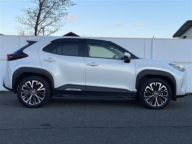 ヤリスクロス ハイブリッドＺ　トヨタセーフティセンス　アドバンストパーク　ＢＳＭ　純正８型ナビ　全周囲Ｃ　Ｂｌｕｅｔｏｏｔｈ　ＵＳＢ接続　ＤＶＤ再生　シートヒーター　ステアヒーター　コーナーセンサー　ビルトインＥＴＣ　純正１８ＡＷ（41枚目）