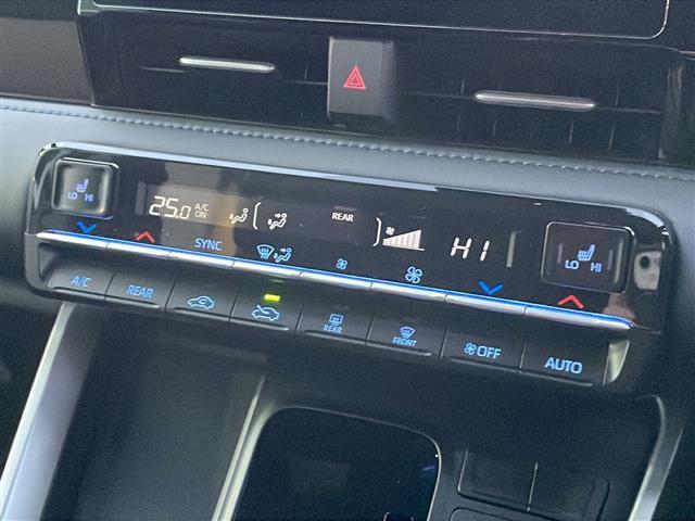 ヴォクシー ハイブリッドS-Z MC後モデル 寒冷地仕様 10.5型ナビ バックC フルセグ 両側電動スライド ビルドインETC2.0 ハーフレザーシート シートヒーター AC100Vコンセント LEDクリアランスライト BSM(16枚目)