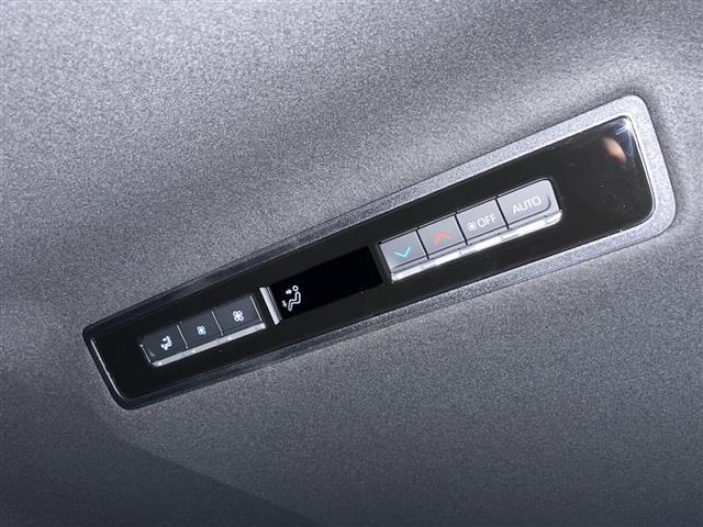 ヴォクシー ハイブリッドS-Z MC後モデル 寒冷地仕様 10.5型ナビ バックC フルセグ 両側電動スライド ビルドインETC2.0 ハーフレザーシート シートヒーター AC100Vコンセント LEDクリアランスライト BSM(22枚目)