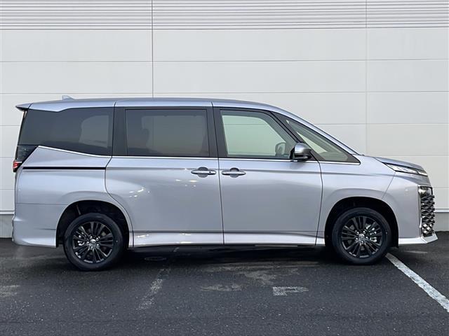 ヴォクシー ハイブリッドS-Z MC後モデル 寒冷地仕様 10.5型ナビ バックC フルセグ 両側電動スライド ビルドインETC2.0 ハーフレザーシート シートヒーター AC100Vコンセント LEDクリアランスライト BSM(41枚目)