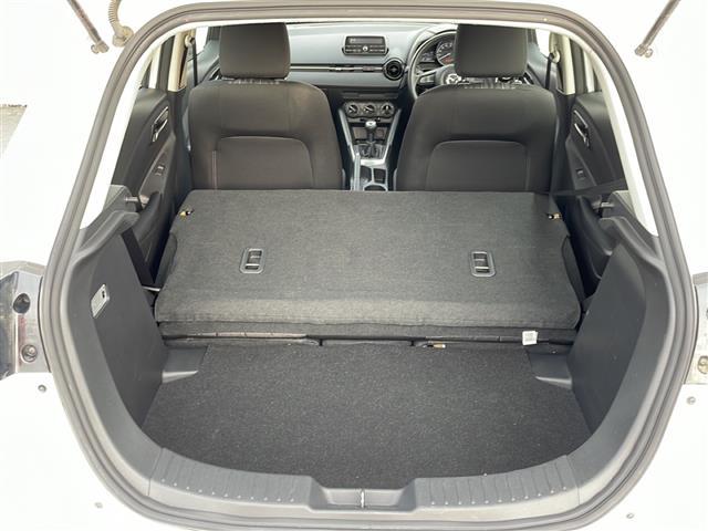 デミオ 15MB モータースポーツベース車 6速MT USB AUX コーナーセンサー レーンキープ オートライト BSM スマートキー プッシュスタート(27枚目)