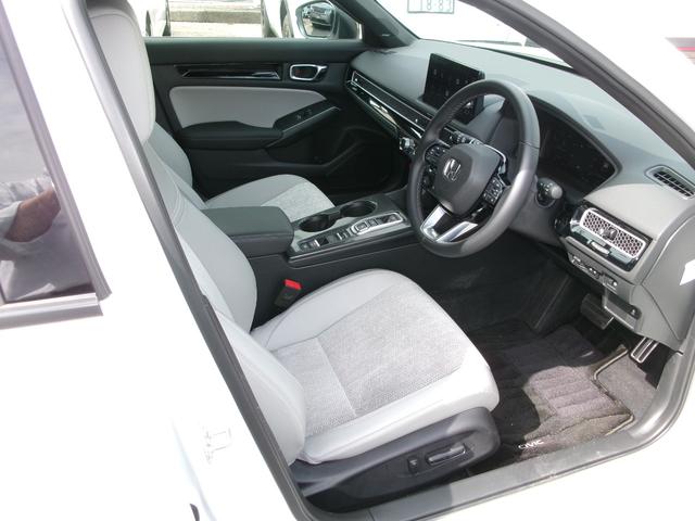 内装はアイボリー