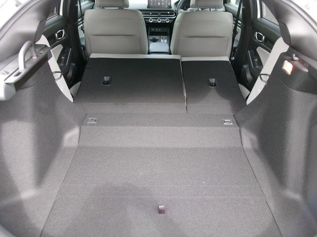 背もたれを倒せば大きな荷物も