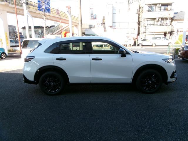 ＺＲ－Ｖ ｅ：ＨＥＶＺ特別仕様車ブラックスタイル　ホンダセンシング・後退出庫サポート・アダプティブドライビングビーム・マルチビューカメラ・ＨｏｎｄａＣＯＮＮＥＣＴディスプレー・ＥＴＣ２．０・ＢＯＳＥサウンドシステム・ドラレコ前後（4枚目）