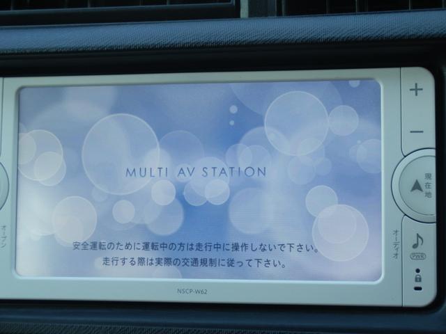 Ｓ　ワンセグ付メモリーナビ　バックカメラ　ＥＴＣ　横滑り制御装置　オートライト　電動格納ドアミラー　盗難防止システム　スマートキー　オートエアコン　フォグライト　ドアバイザー　ホンダディーラー保証(4枚目)