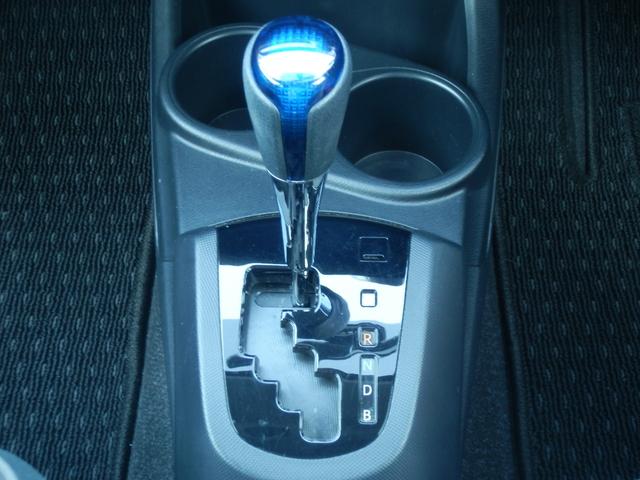 アクア G フルセグ付純正ナビ バックカメラ クルーズコントロール 横滑り制御装置 オートドアミラー フォグライト キーレスエントリー オートエアコン シートハイトアシャスター ホンダディーラー保証(12枚目)