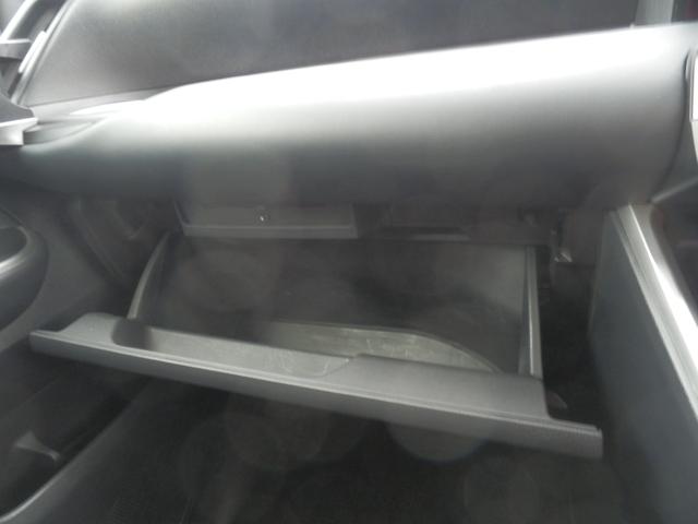 ノア ハイブリッドＧ　衝突軽減ブレーキ　クルーズコントロール　フルセグ付純正ナビ　バックカメラ　ＥＴＣ２．０　両側スライド左側電動ドア　オートライト　オートドアミラー　１６インチ純正アルミ　ホンダディーラー保証（11枚目）