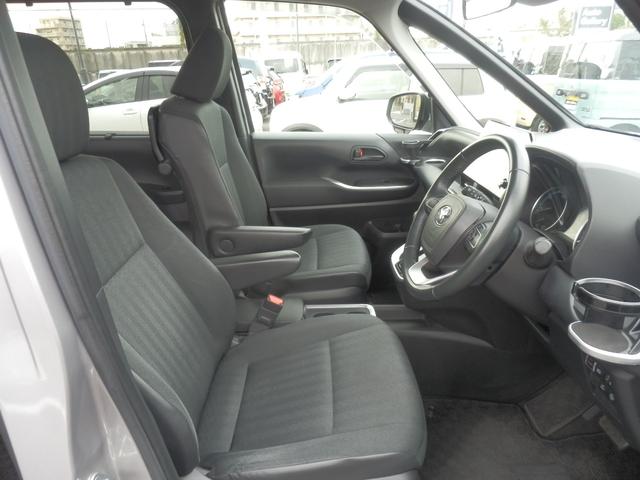 ノア ハイブリッドＧ　衝突軽減ブレーキ　クルーズコントロール　フルセグ付純正ナビ　バックカメラ　ＥＴＣ２．０　両側スライド左側電動ドア　オートライト　オートドアミラー　１６インチ純正アルミ　ホンダディーラー保証（14枚目）