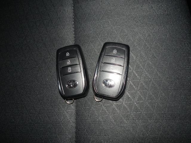 ノア ハイブリッドＧ　衝突軽減ブレーキ　クルーズコントロール　フルセグ付純正ナビ　バックカメラ　ＥＴＣ２．０　両側スライド左側電動ドア　オートライト　オートドアミラー　１６インチ純正アルミ　ホンダディーラー保証（17枚目）