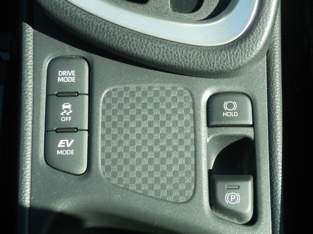 ヤリスクロス ハイブリッドＺ　衝突軽減ブレーキ　クルーズコントロール　フルセグ付純正ナビ　ＥＴＣ　バックカメラ　ステアリングヒーター　シートヒーター　ドライブレコーダー　オートライト　１８インチ純正アルミ　ホンダディーラー保証（11枚目）