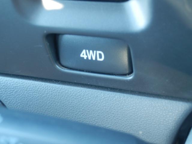 ハイゼットカーゴ 　４ＷＤ車　マニュアルエアコン　ＡＭ／ＦＭラジオ　ＥＴＣ　キーレスエントリー　ドアバイザー　両側スライドドア　ルーフコンソールボックス　社外アルミホイール　ホンダディーラー保証（12枚目）