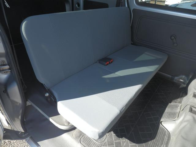 ハイゼットカーゴ 　４ＷＤ車　マニュアルエアコン　ＡＭ／ＦＭラジオ　ＥＴＣ　キーレスエントリー　ドアバイザー　両側スライドドア　ルーフコンソールボックス　社外アルミホイール　ホンダディーラー保証（18枚目）