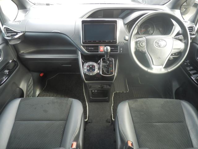 ヴォクシー ＺＳ　煌ＩＩＩ　衝突軽減ブレーキ　クルーズコントロール　フルセグ付純正ナビ　バックカメラ　ＥＴＣ２．０　リア席モニター　オートライト　オートドアミラー　両側電動スライドドア　１６インチ純正アルミ　ホンダディーラー保証（4枚目）